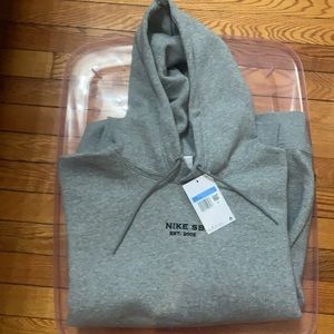 Brand New! Men’s Nike SB Hoodie- Medium